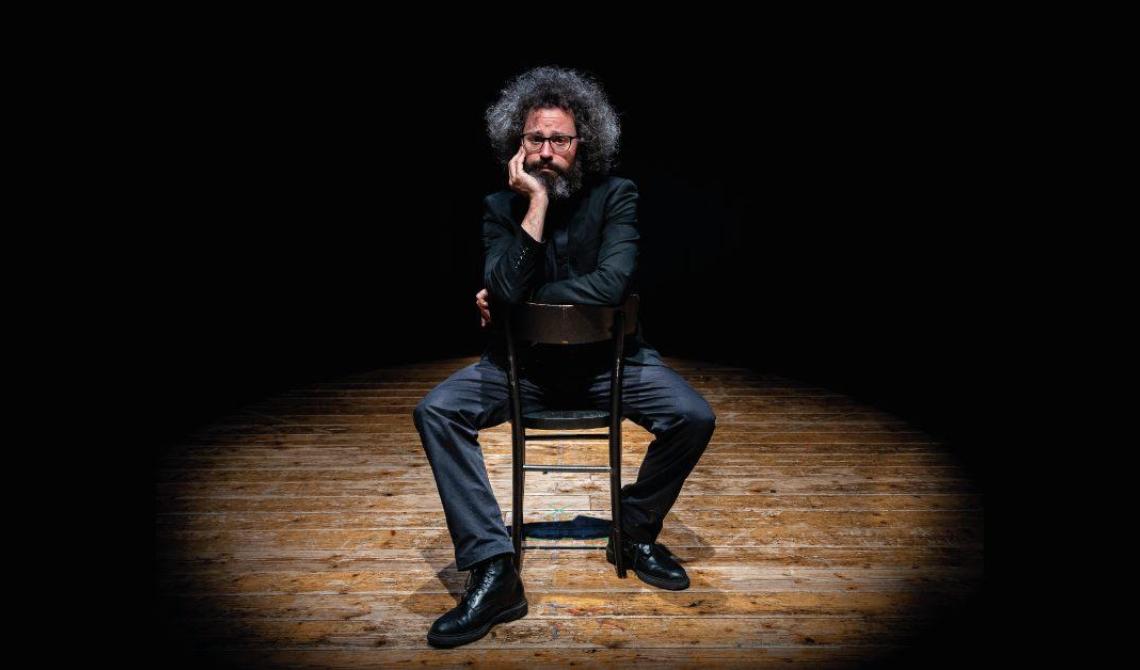 Simone Cristicchi in: "Esodo"