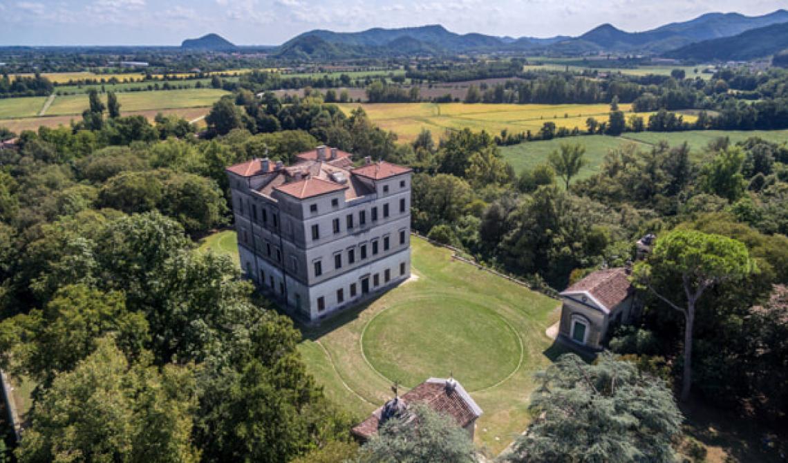 Visita guidata alla villa, alle grotte ed al Parco Frassanelle