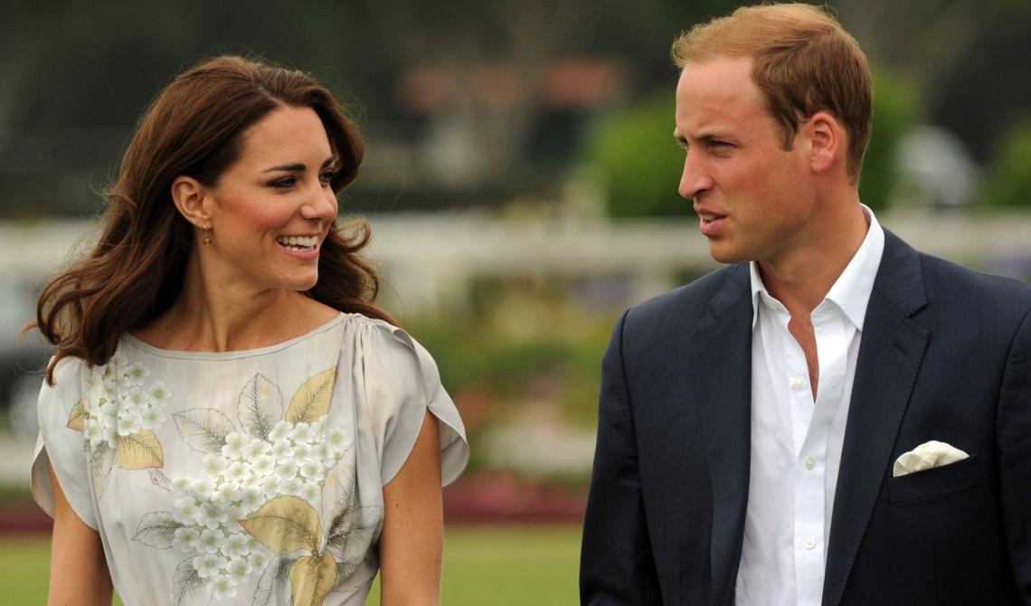 Kate Middleton e il Principe William: sorrisi tra i chioschi del mercato mentre il gossip infuria