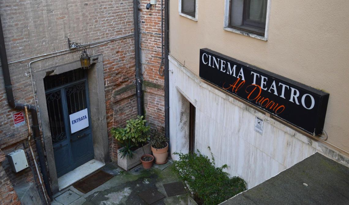 STAND UP COMEDY, TRA TEATRO BIRRA E SNACK