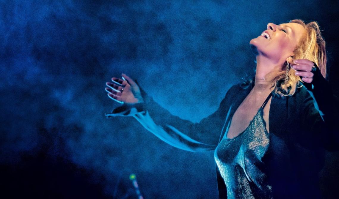 Irene Grandi: Tre Decenni di Musica e Reinvenzione