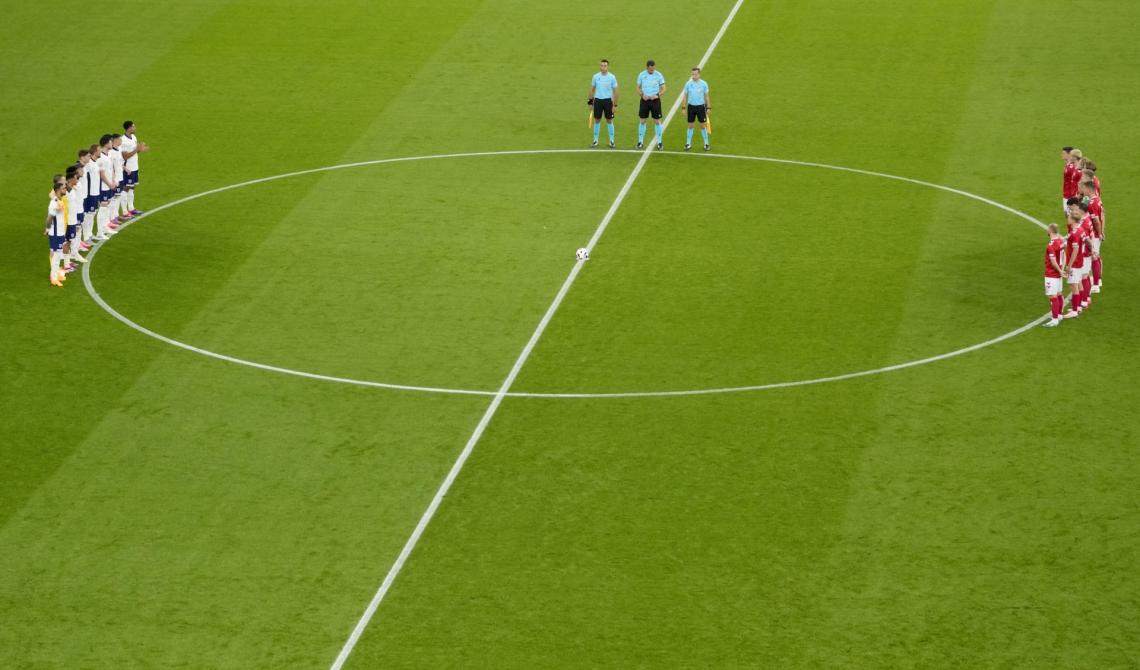 Un minuto di silenzio: il calcio si ferma per il Santo Padre