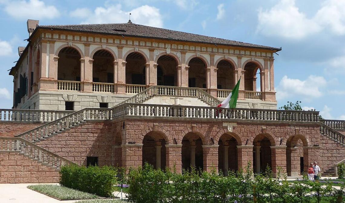 Annalisa incanta Villa dei Vescovi: un incontro tra arte e natura nei Colli Euganei