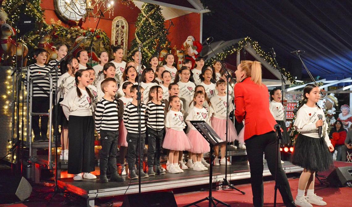 Un coro di voci giovani: l'Arena di Verona celebra la felicità e il futuro
