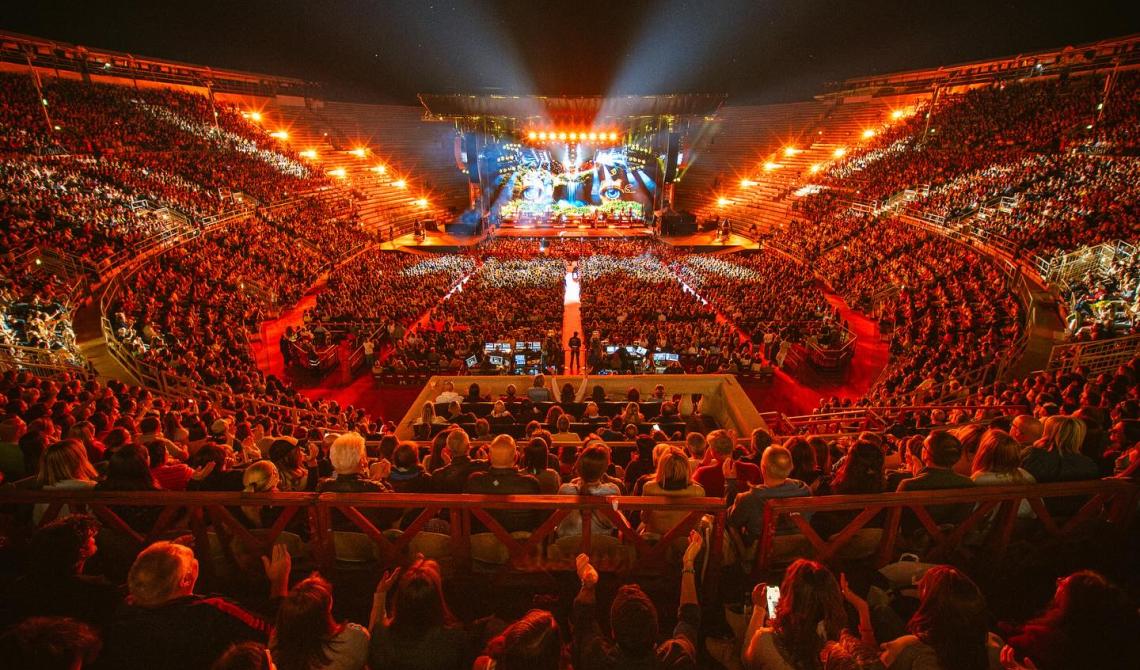 Jovanotti incanta l'Arena di Verona: un viaggio tra emozioni e musica senza tempo