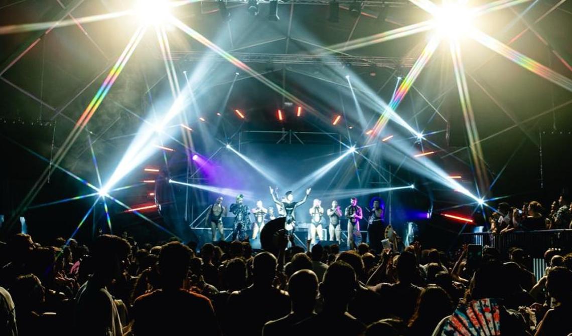 Ferragosto al Pride Village: quattro notti tra karaoke, Jo Squillo e feste bagnate a Padova