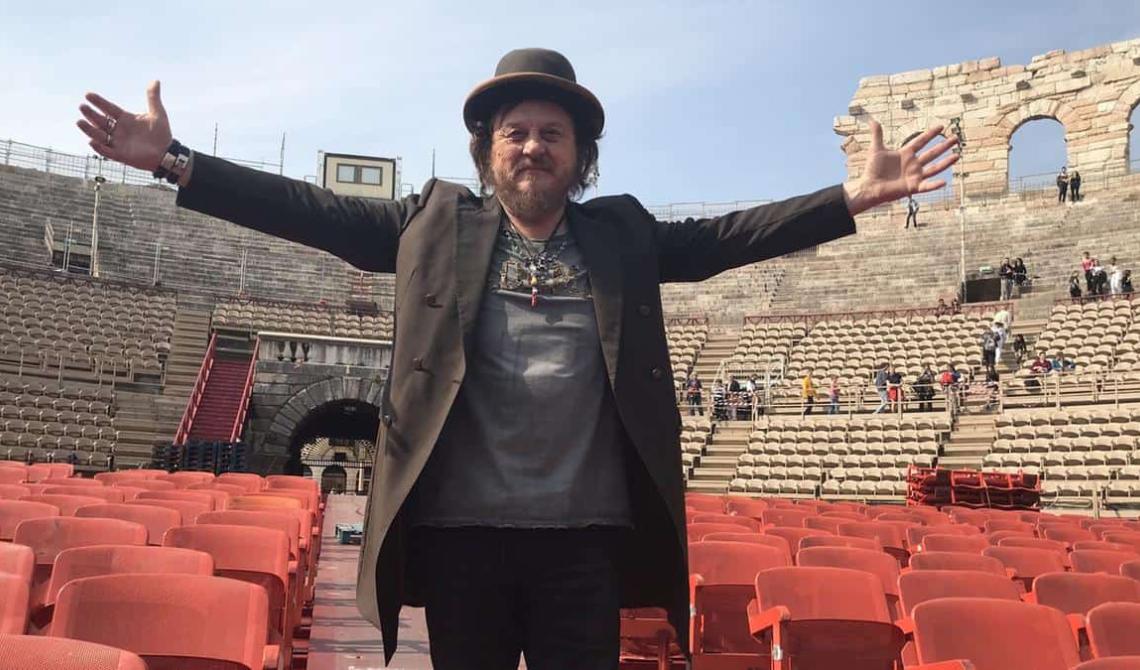 Zucchero infiamma l’Arena di Verona: la prima notte di blues per i suoi 70 anni