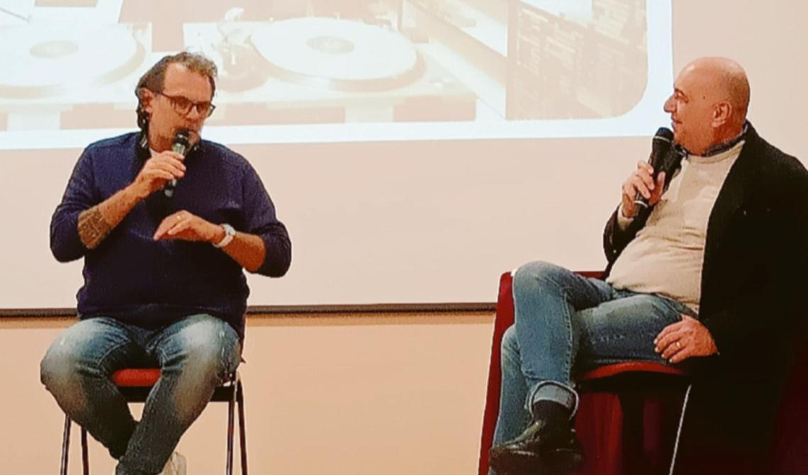 “Ora la radio non è solo musica”
