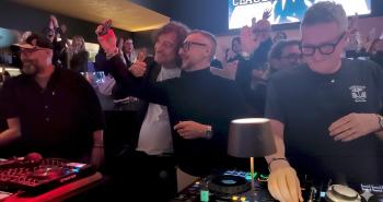 Claudio Cecchetto &ldquo;infiamma&rdquo; il Party: "La disco non morir&agrave; mai"