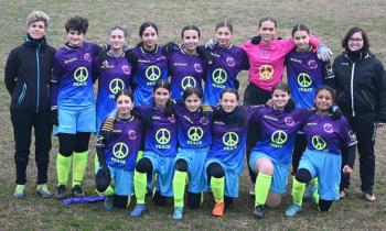 Le ragazze del calcio rodigino promuovono un messaggio di pace