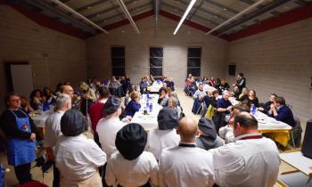 La seconda edizione della "Cena al buio" fa il pieno di consensi
