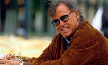 L'Intelligenza Artificiale Risveglia la Voce di Franco Califano in "Serenata a Roma"