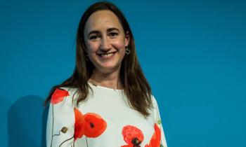 La celebre scrittrice britannica Sophie Kinsella annuncia la sua lotta contro un tumore al cervello