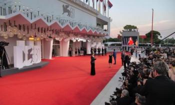 Angelina Jolie incanta Venezia: la sua Maria Callas conquista critica e pubblico