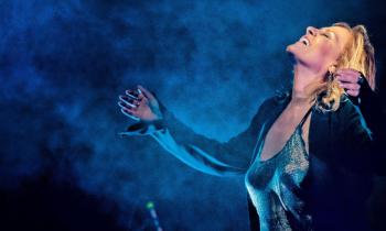 Irene Grandi: Tre decenni di musica e reinvenzione