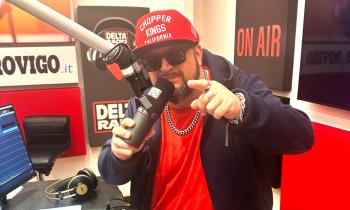 Il Kamikaze decolla: ironia e musica su Delta Radio