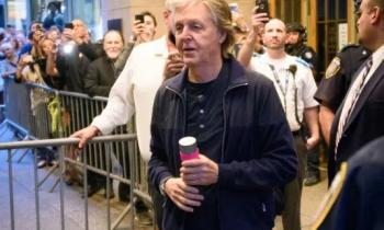 Paul McCartney incanta New York: un concerto a sorpresa che fa storia