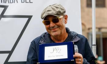 Luca Carboni: quarant'anni di musica e riflessioni esistenziali 