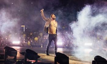 Stadi sold out e numeri da record per il nuovo tour di Cesare Cremonini 