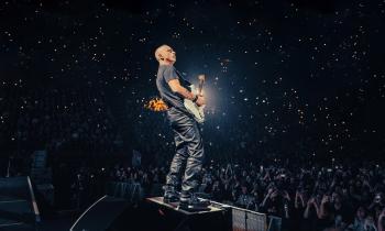 Eros Ramazzotti annuncia il tour mondiale “Una Storia Importante”: debutto a Parigi, gran finale a San Paolo