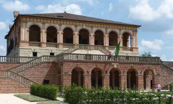 Annalisa incanta Villa dei Vescovi: un incontro tra arte e natura nei Colli Euganei