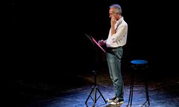 Marco Travaglio porta in scena "I migliori danni della nostra vita": satira e riflessione a Verona