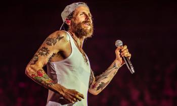 Jovanotti: un viaggio multisensoriale tra musica e innovazione ai PalaJova
