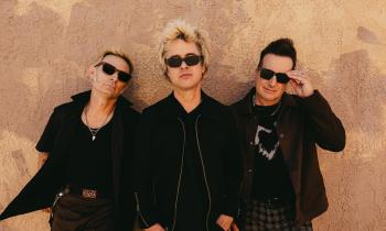 Super Bowl 2026: i Green Day aprono la finale, Bad Bunny protagonista dell&rsquo;Half Time Show