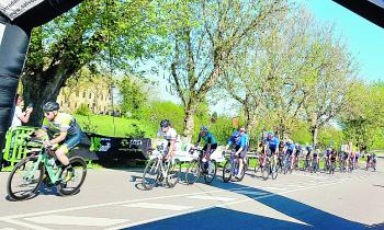 Tutti in bici tra le vie del paese
